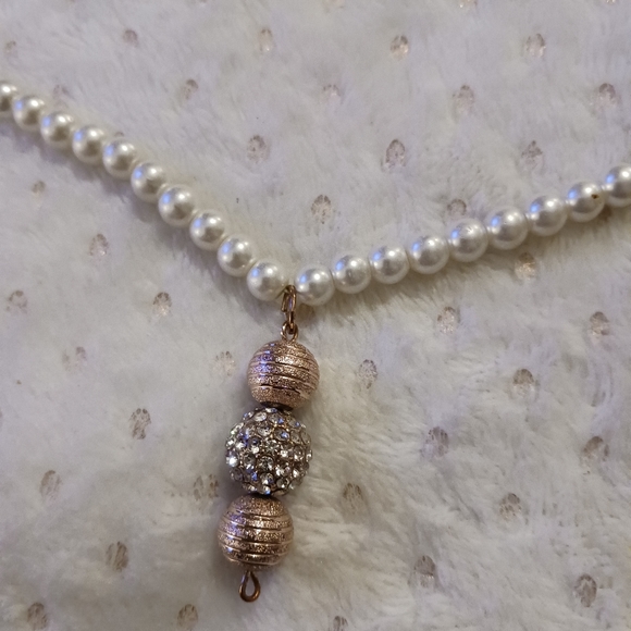 Decorated pearl necklace with crystal bling - Picture 11 of 11